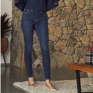 NWT! Women’s high rise skinny jeans rise 8